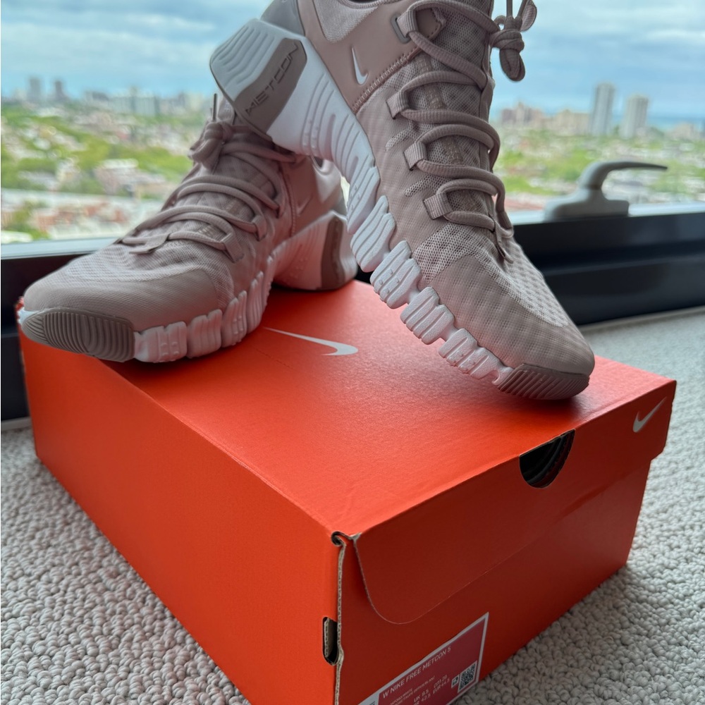 Nike Flex TR Metcon Sneakers in Dusty Rose
